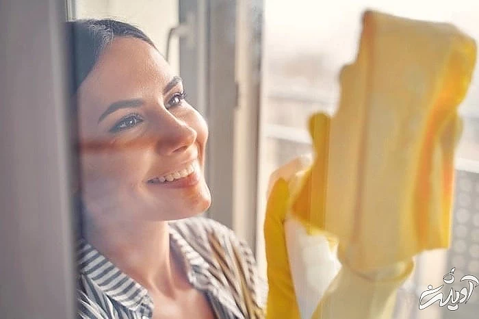 محلول شیشه پاک کن